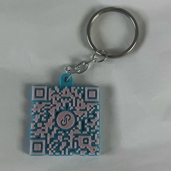 Custom QR Code Keychain Unique Scannable Gift for Any Occasion - Picture 4 of 7